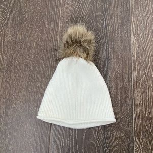 Aritzia Main character elana hat